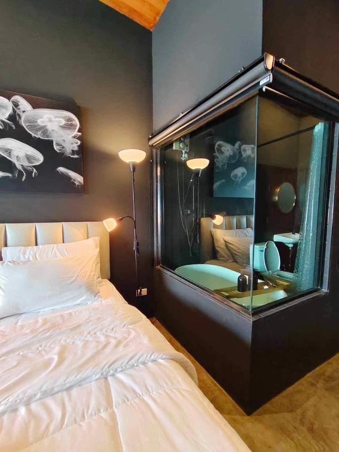 Mr Black & Ms White -self Check In Appartement
